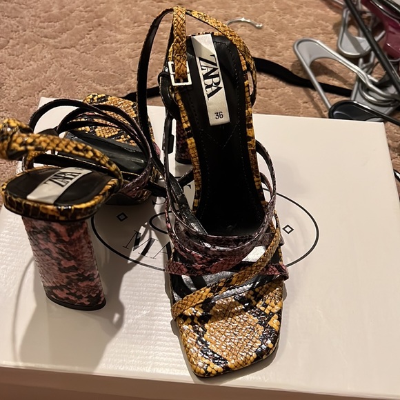 Snakeskin multicolored sandals - Picture 3 of 3